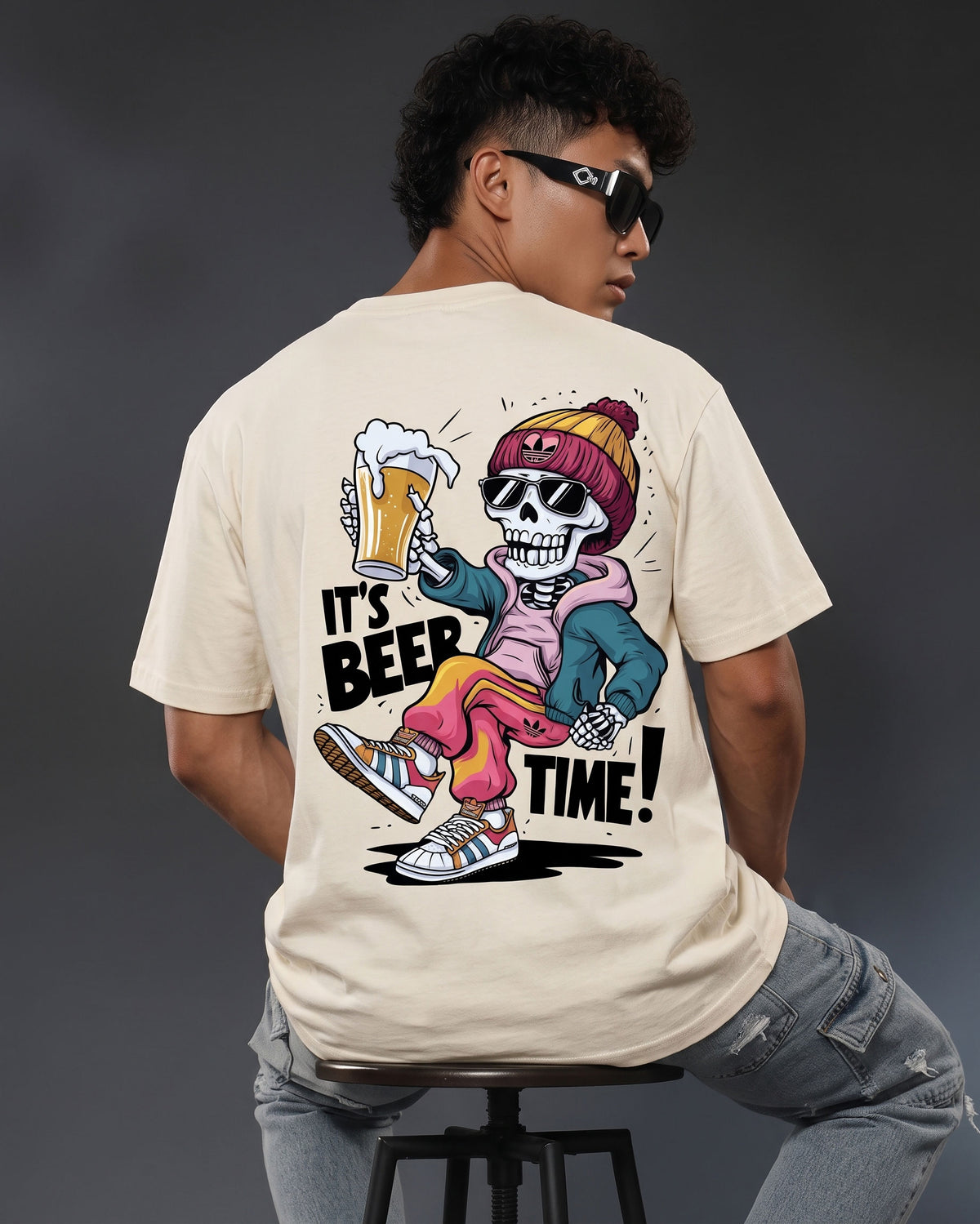 it's beer time grafiti front and back side OFFWHITE colour Oversized t-shirt