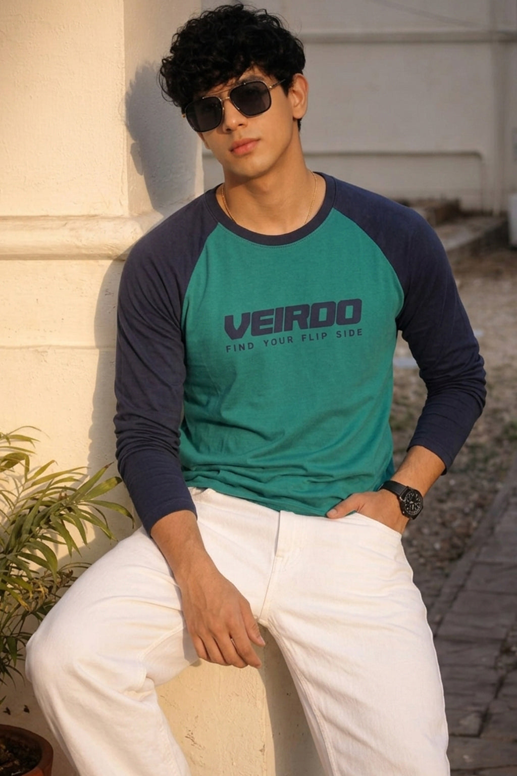 Veirdo Navy & Green Raglan Full Sleeve Printed T-shirt