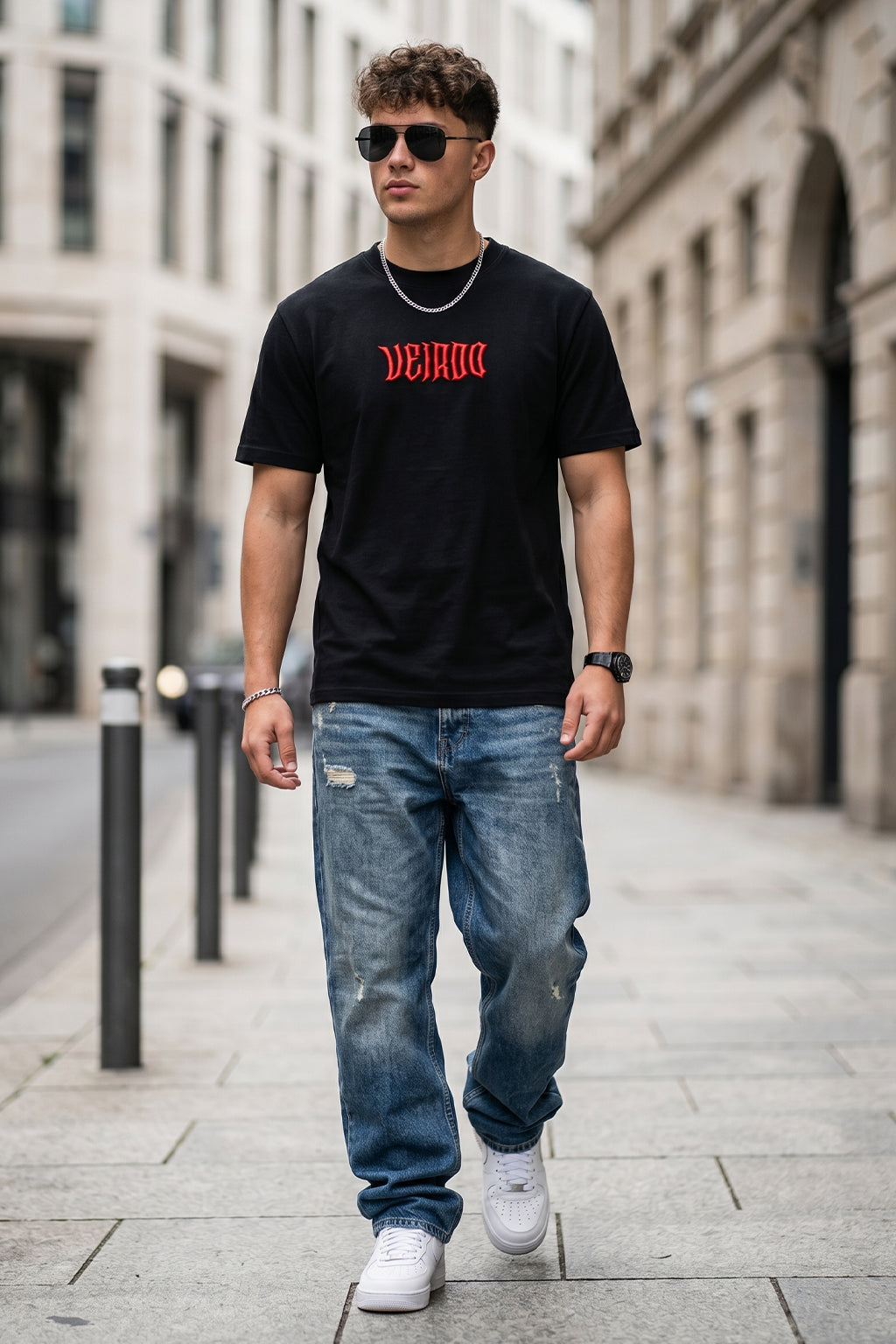 Veirdo Black Regular Fit Puff Printed T-shirt